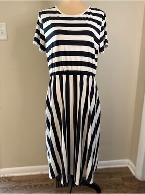 Levaca black white stripe maxi tee shirt dress SZ LG